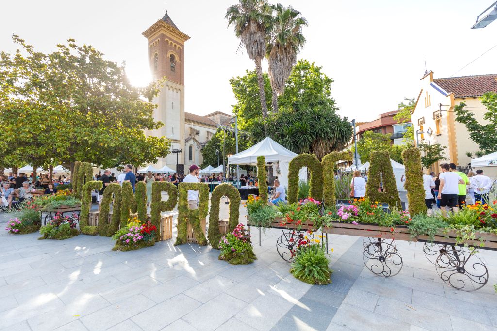 El comerç i serveis locals bateguen al carrer